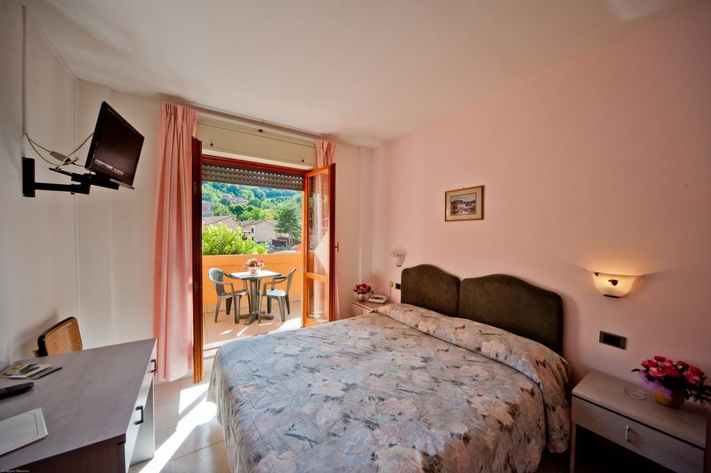 Hotel Il Quadrifoglio Кашія Номер фото