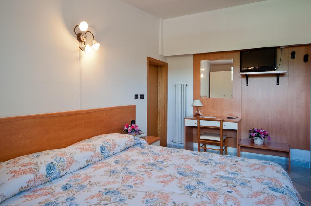 Hotel Il Quadrifoglio Кашія Номер фото