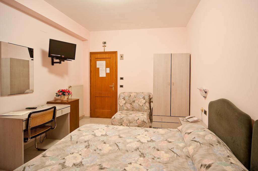Hotel Il Quadrifoglio Кашія Номер фото