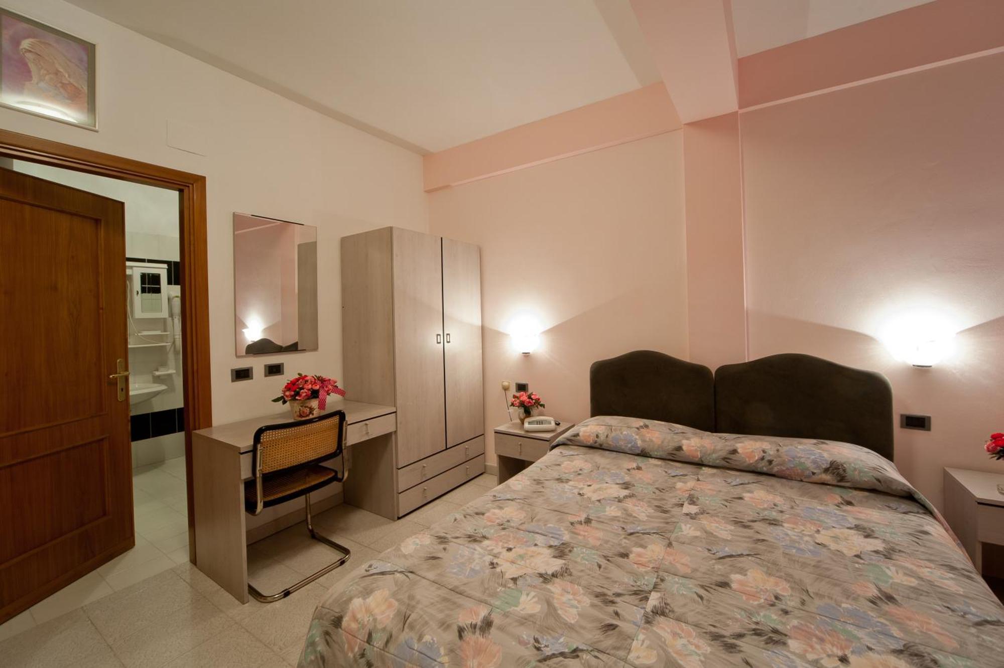 Hotel Il Quadrifoglio Кашія Екстер'єр фото